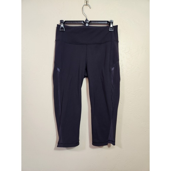 Lululemon Leggings Black Smooth Stride‎ Crop Capri Scallop Mesh Size 6 - Picture 1 of 7